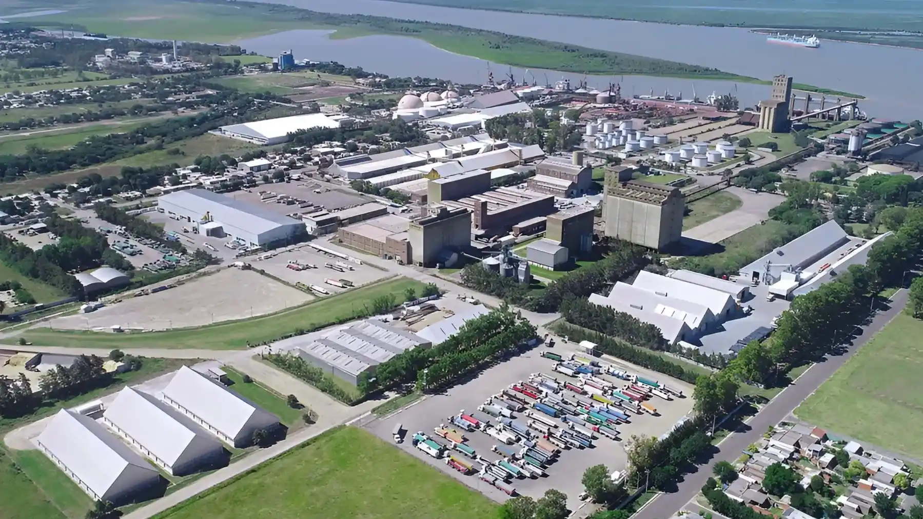 MoviPort S.A., una compañía especializada en la cadena de suministro agroindustrial que por más de tres décadas ofrece soluciones operativas para el traslado y la gestión de mercaderías.