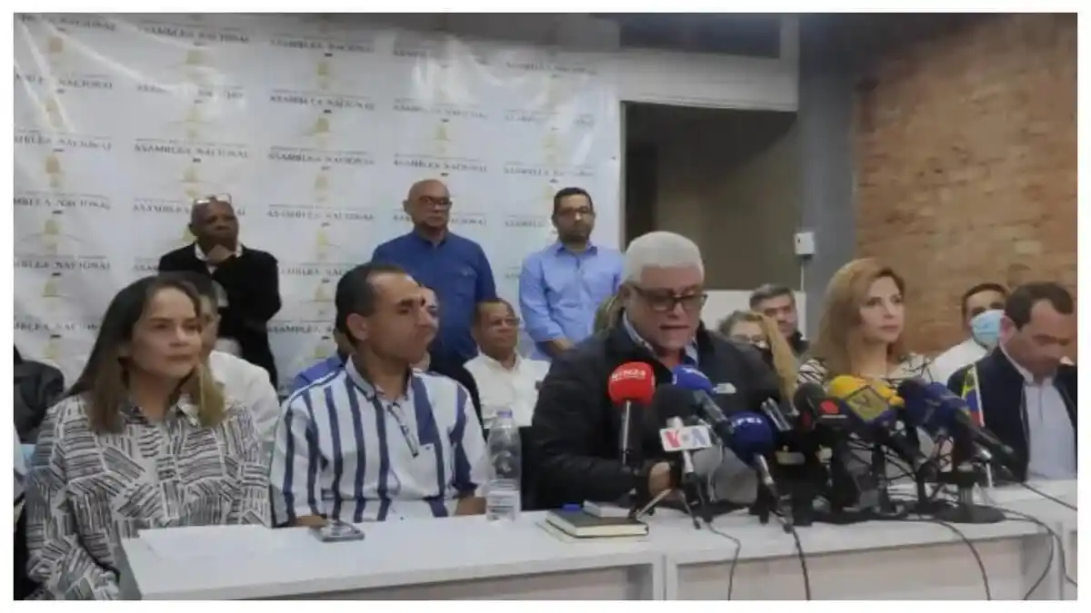 EL CONSEJO que le dan a la oposición para que salga del hueco en que se encuentra