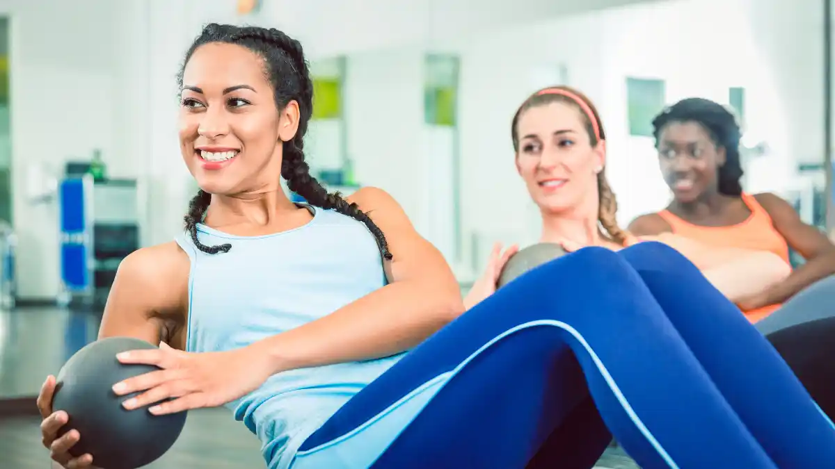 Especialistas advierten sobre la necesidad de cuidar el suelo pélvico para prevenir incontinencia en mujeres activas y en etapa de menopausia/ DeporteGlam