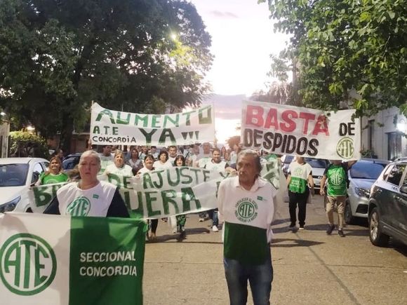 Masiva movilización en Concordia contra el ajuste y por los derechos laborales