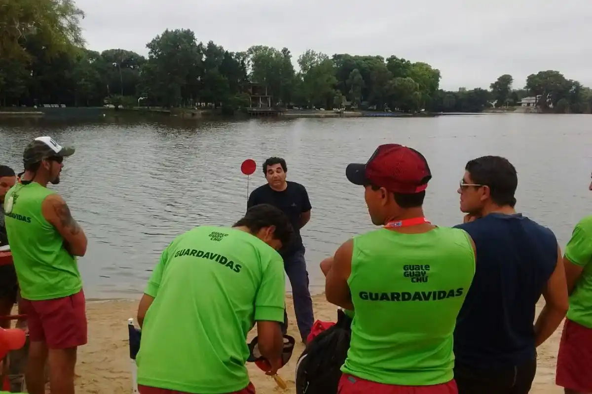 La Municipalidad capacitó a guardavidas y bañistas