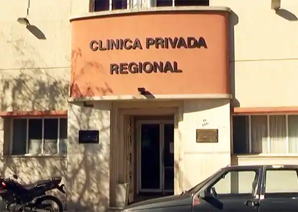 Le entregaron a la Cooperadora del Hospital elementos de la ex Clínica Regional