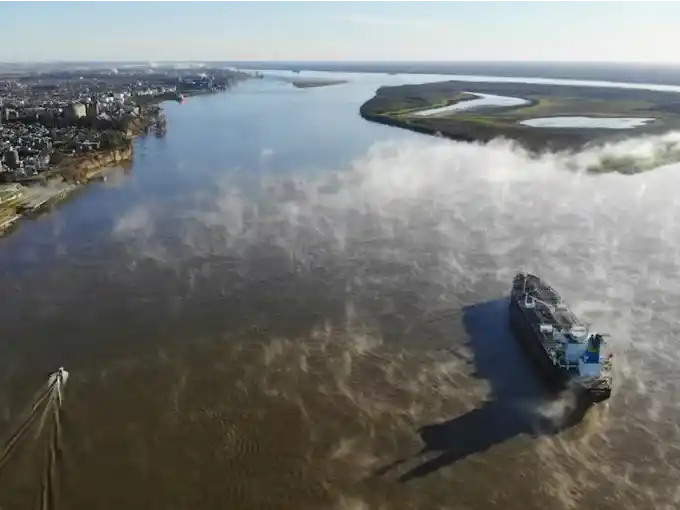 Licitación de la Hidrovía: solo dos empresas siguen en carrera tras descalificarse la propuesta brasileña