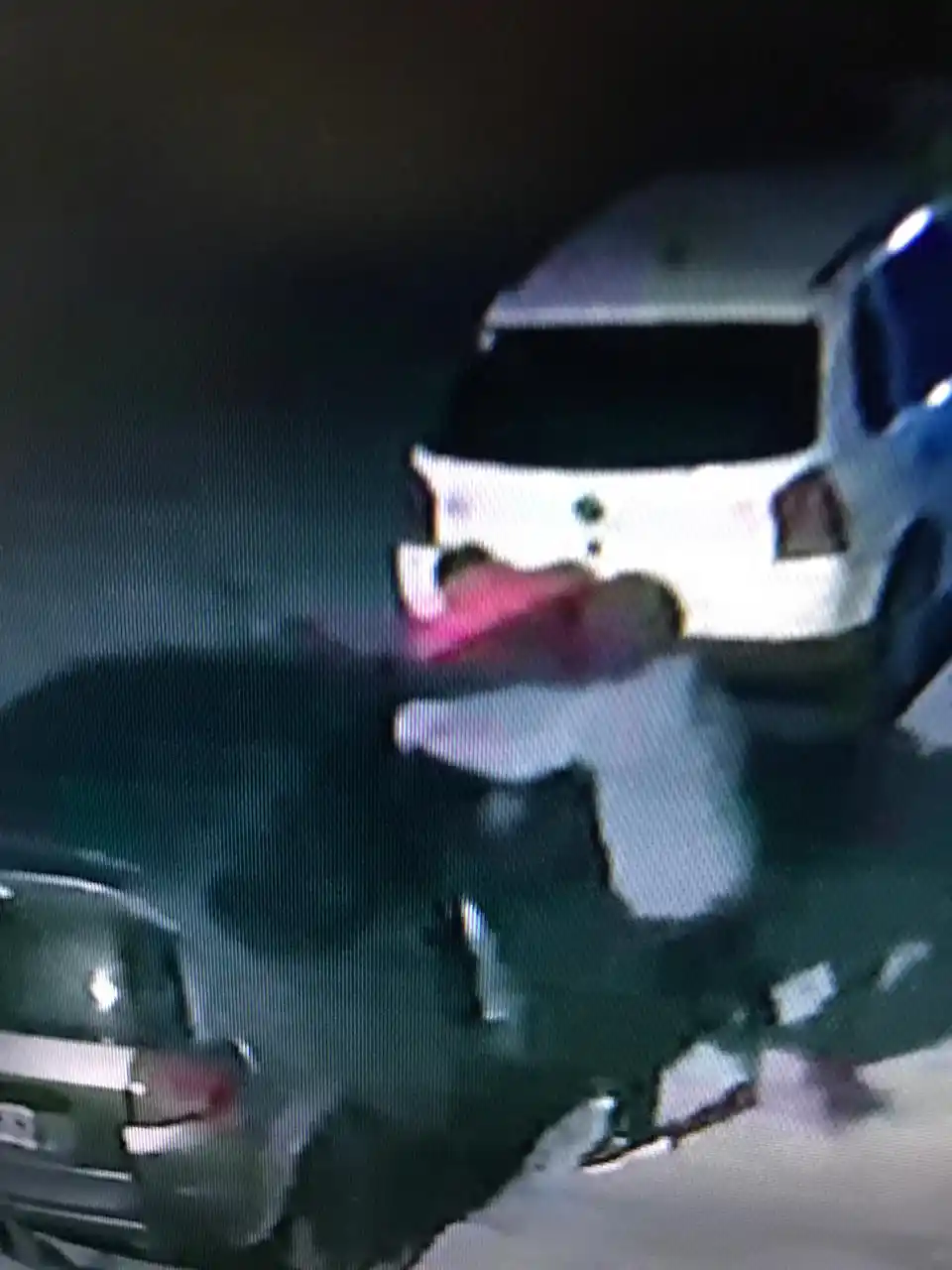 Ladrones barretean auto