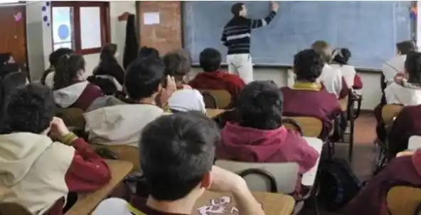 El Gobierno oficializó la experiencia pedagógica que realizará en 600 escuelas