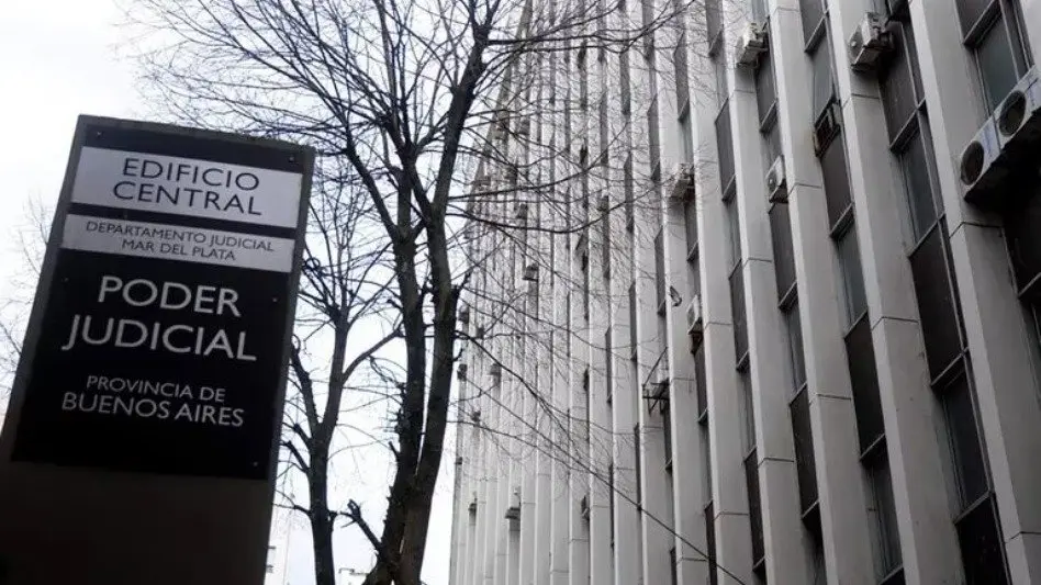AJB: "se gastó más de 2 millones de dólares en inmuebles que no están construidos para la actividad judicial"