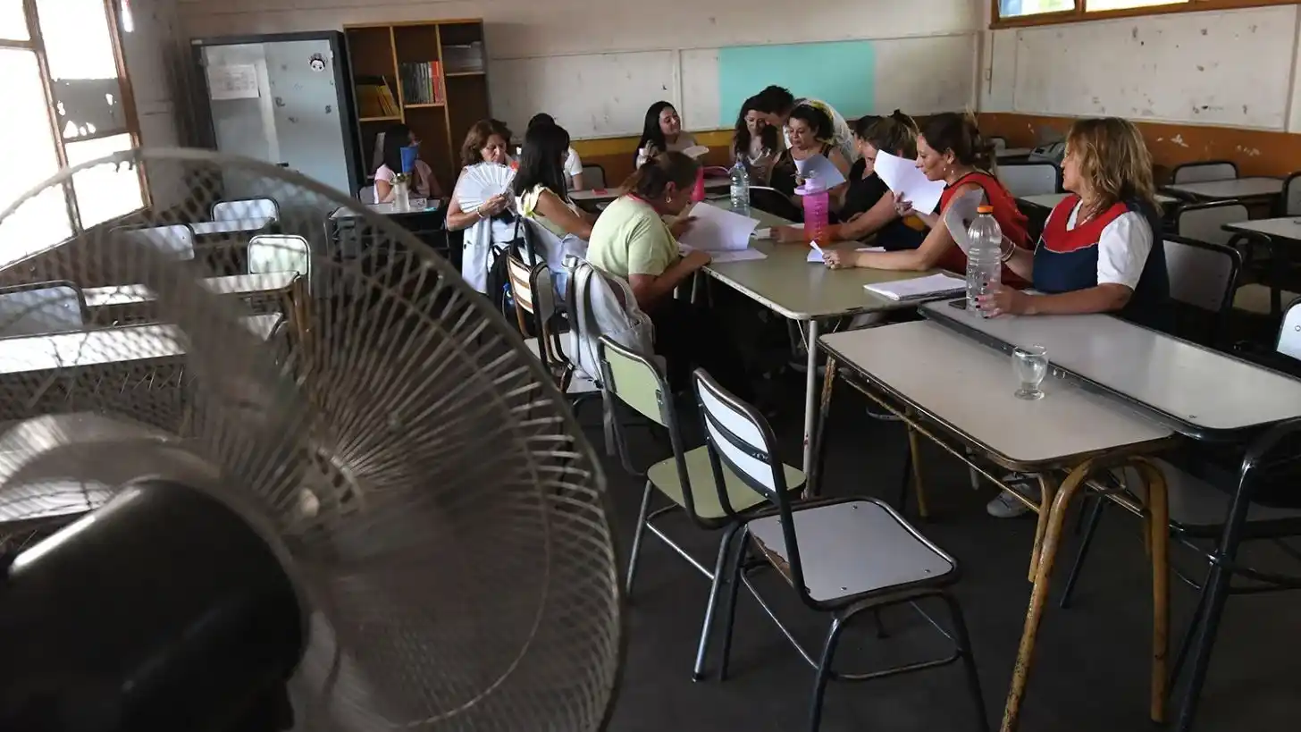 Varias escuelas de la ciudad redujeron su horario por la ola de calor