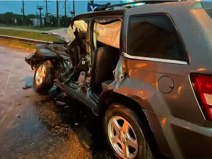 Violento choque en Ruta 14: un conductor fue rescatado entre los hierros en Concordia