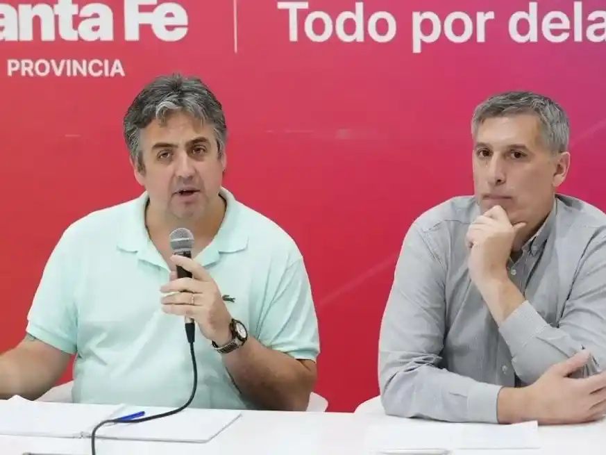 Pablo Cococcioni y Pablo Olivares en conferencia de prensa.