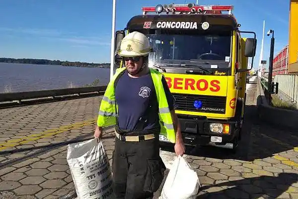 Hubo un derrame de combustible en el puente de Salto Grande