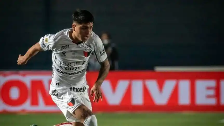 El jugador de Colón, Facundo Farías dio negativo de Covid