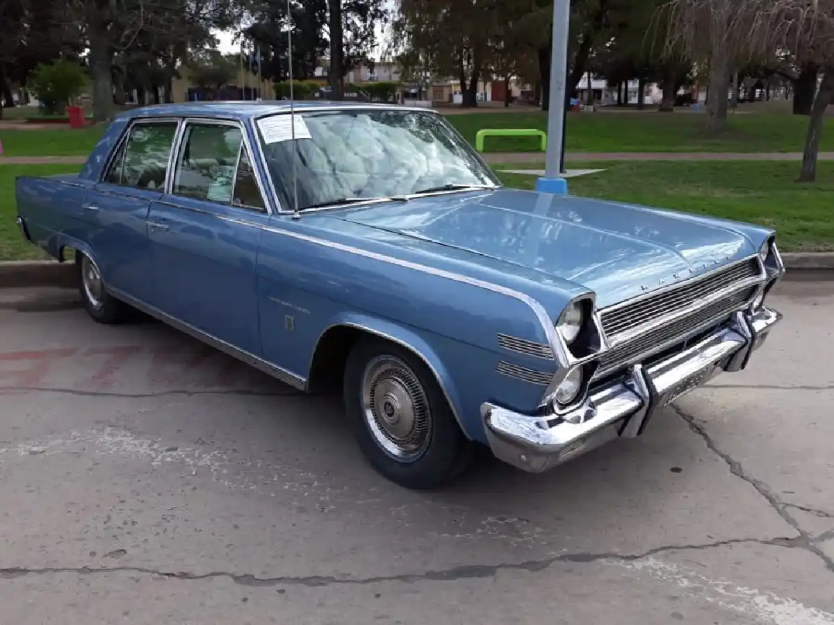 Familia de San Guillermo  tiene aun el auto que cruzó  por primera vez el túnel subfluvial 