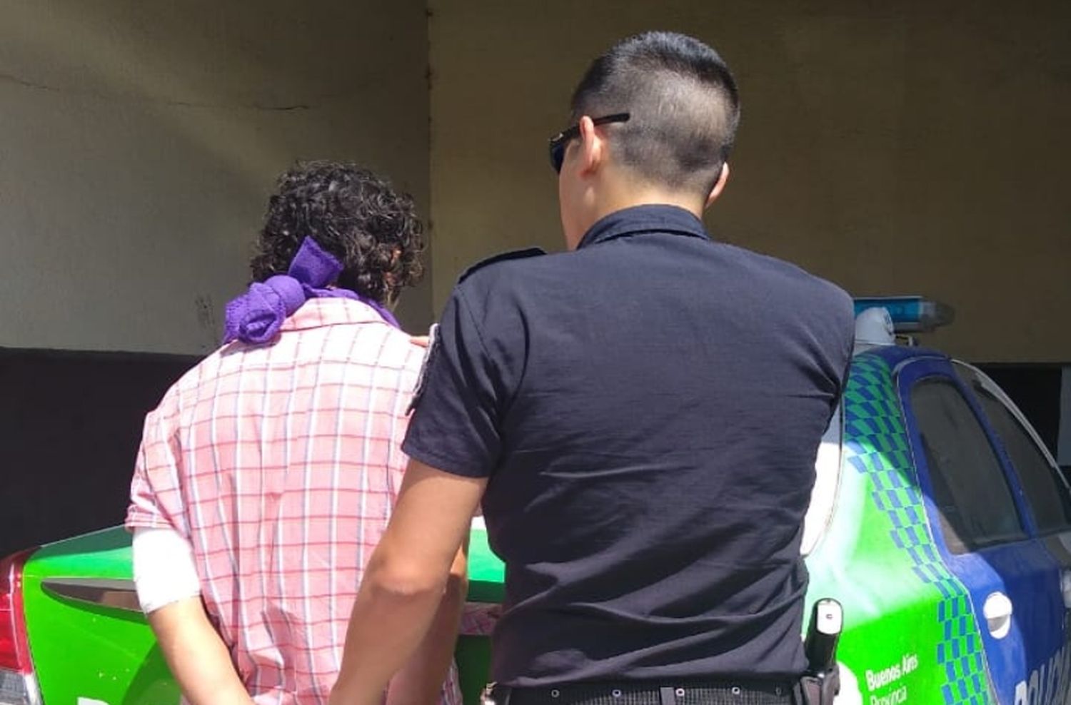 Apuñaló a un hombre que entró a robar a su casa