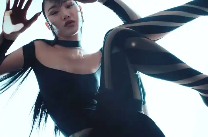 Jimmy Choo y Mugler lanzan una cápsula en reivindicación de una “feminidad poderosa”