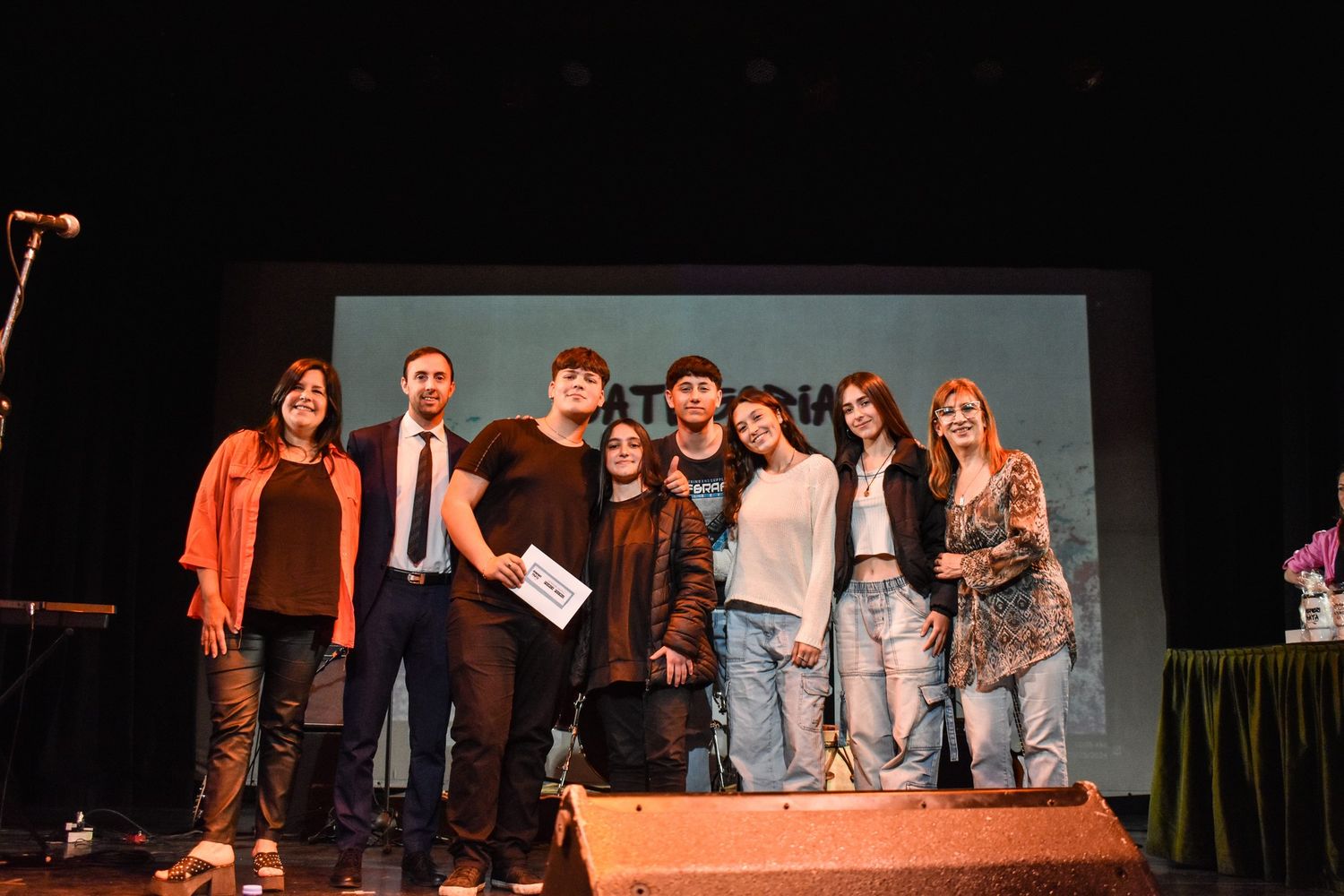 Alumnos del ex Polivalente de Arte ganan concurso de canto para generar conciencia sobre la trata de personas