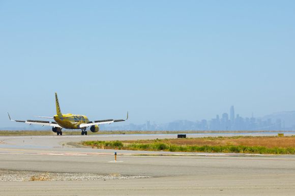 Nuevo capítulo para la disputa entre dos aeropuertos por su nombre