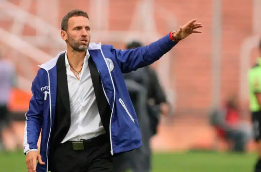 Lucas Bernardi quedó en la cornisa