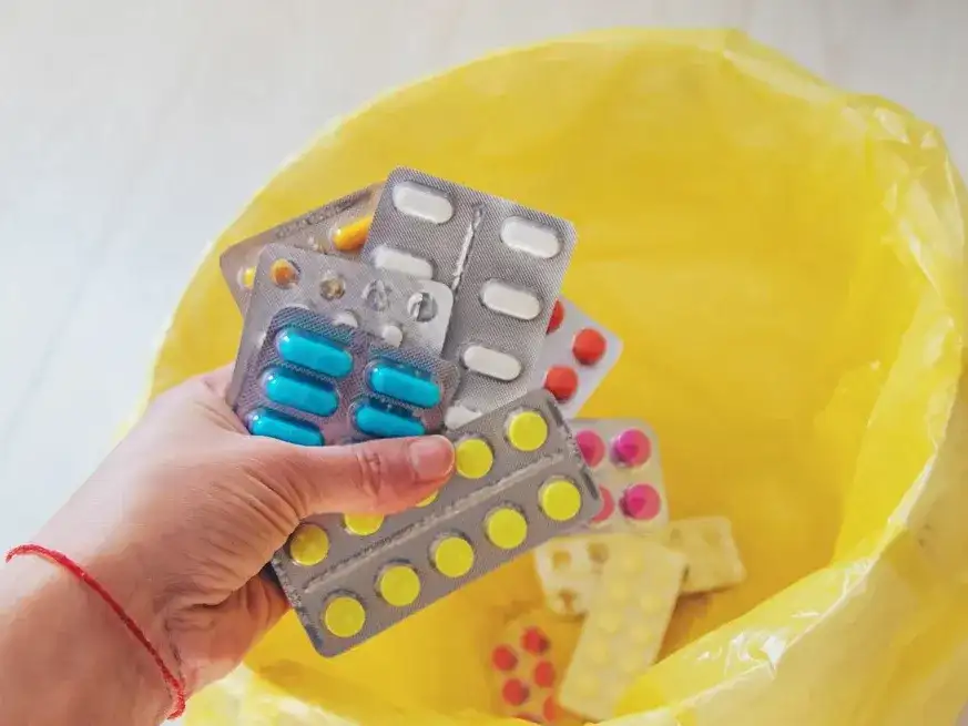Legisladores avanzaron sobre medicamentos vencidos.