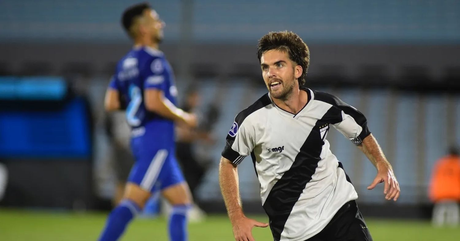 Newell’s va a la carga por un delantero uruguayo