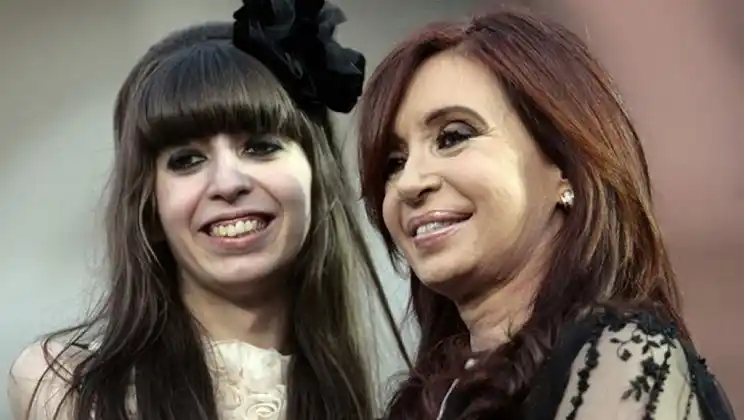 Cristina se refirió a la salud de su hija: "No puede estar sentada ni de pie"