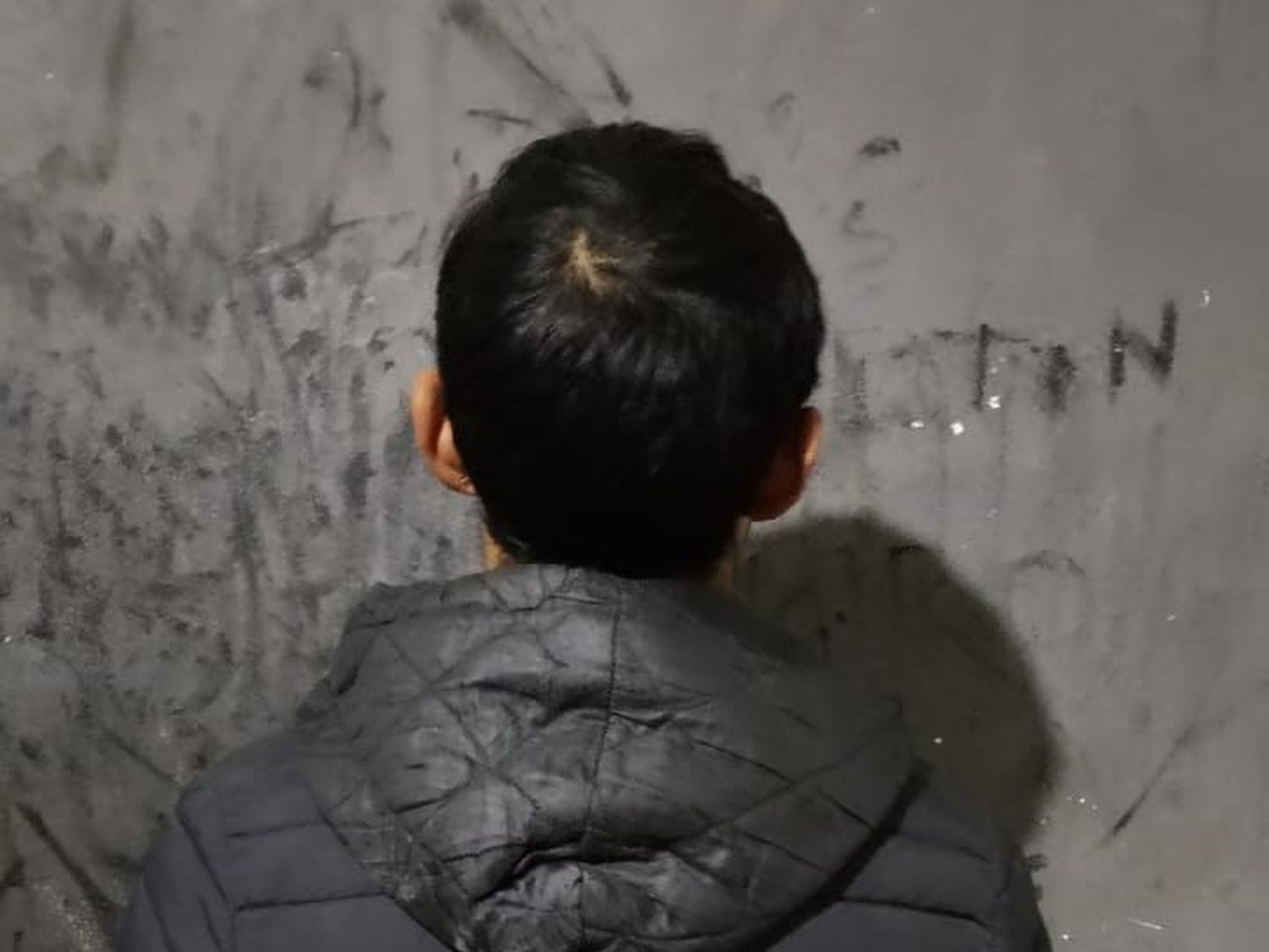 Detuvieron en zona oeste a un hombre con 56 envoltorios con cocaína y que era buscado por la Justicia