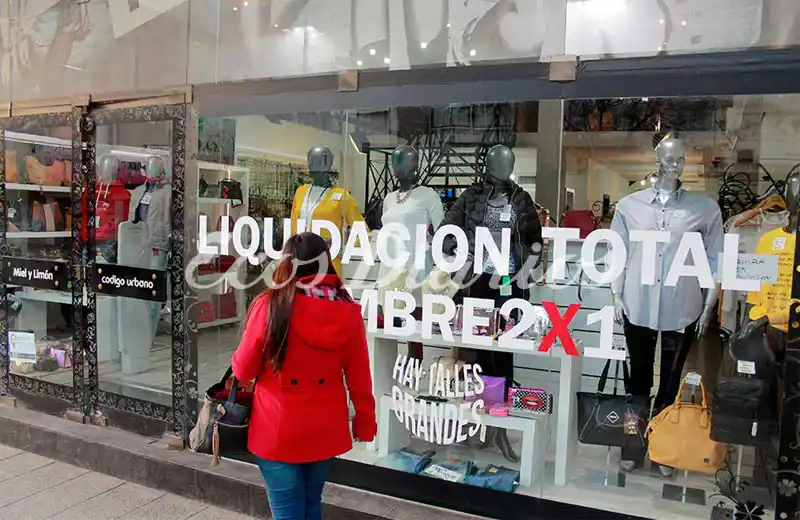 La liquidación se anticipó y se aprovecha esta fecha para comprar indumentaria
