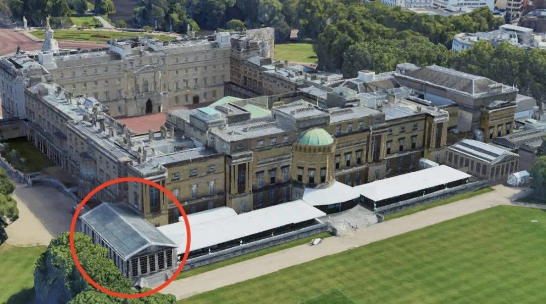 Carlos III mandó a apagar la piscina climatizada para bajar los gastos de Buckingham