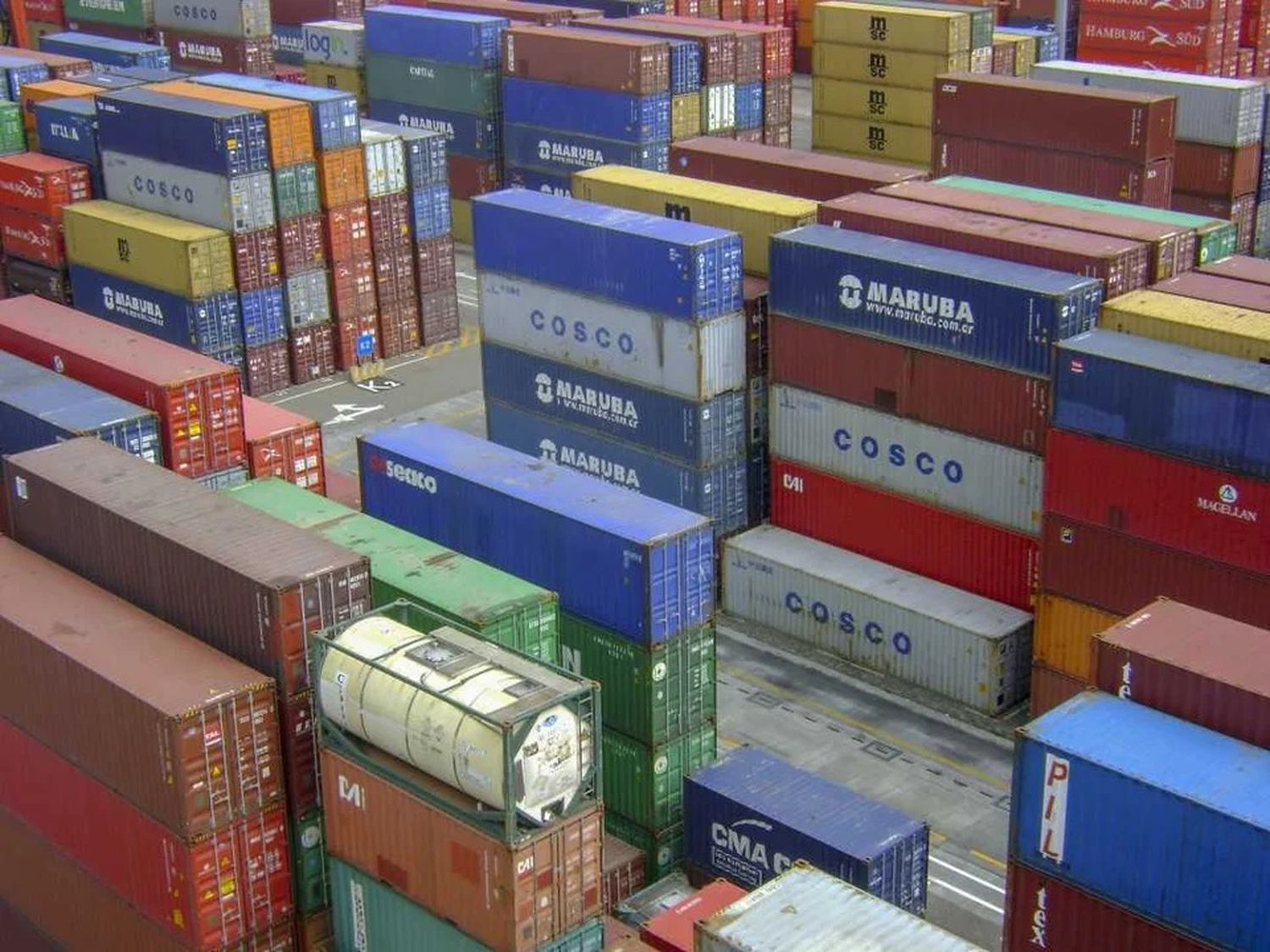 El proyecto impositivo alertó al sector portuario y aumentaría costo de exportar