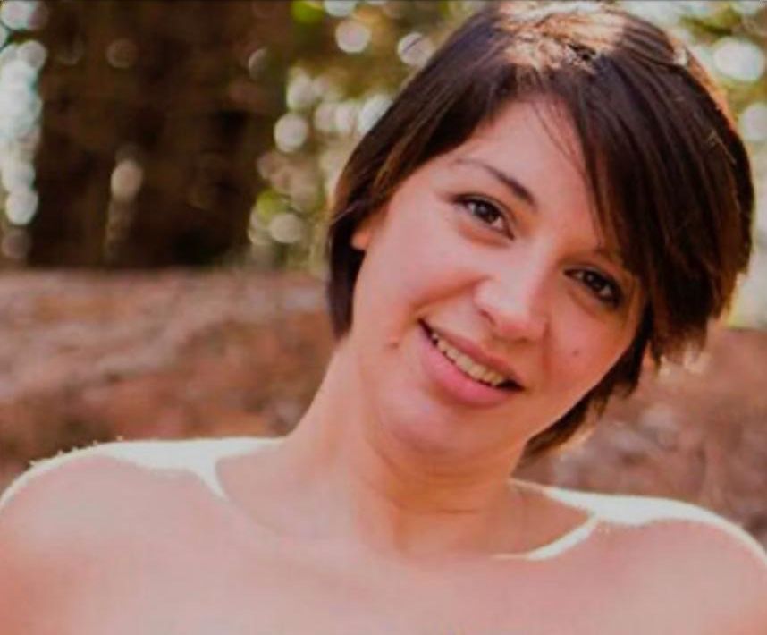 María Florencia Gómez Pouillastrou, de 34 años, fue asesinada y abandonada en un camino rural al sur de San Jorge.