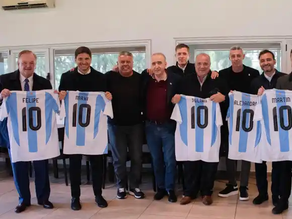 Pullaro aterrizó en la AFA: asado, política y promesas con Chiqui Tapia en el predio de Ezeiza