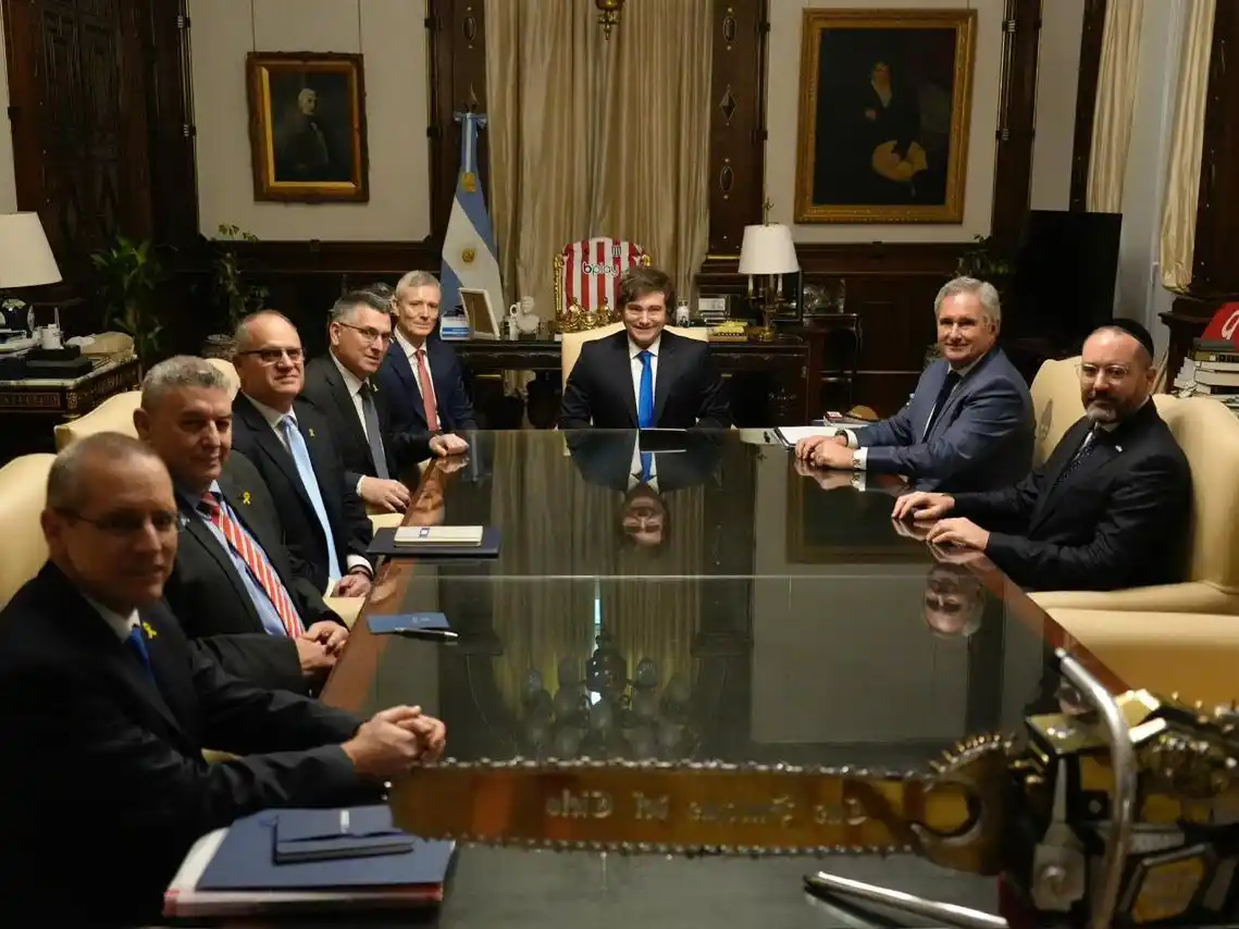 Milei mantuvo una reunión con el canciller de Israel y funcionarios de alto nivel