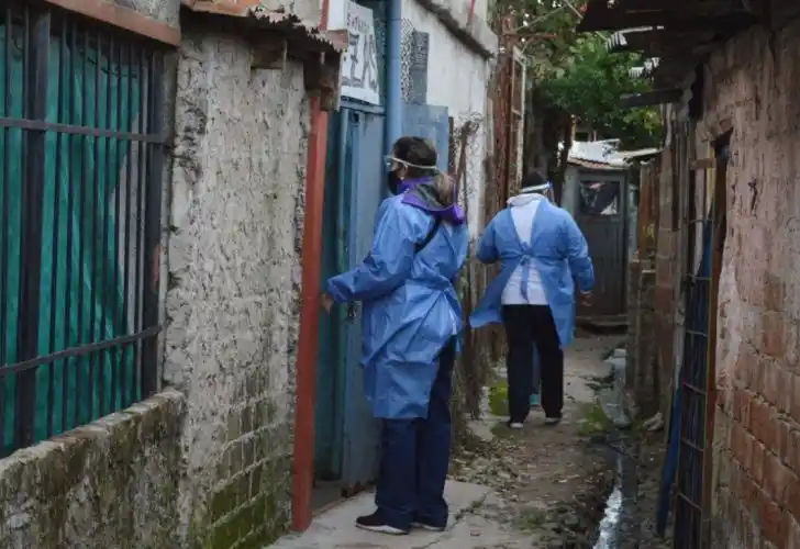 Quilmes - Avellaneda: Más de la mitad de los testeos de COVID-19 en Villa Azul dieron positivo