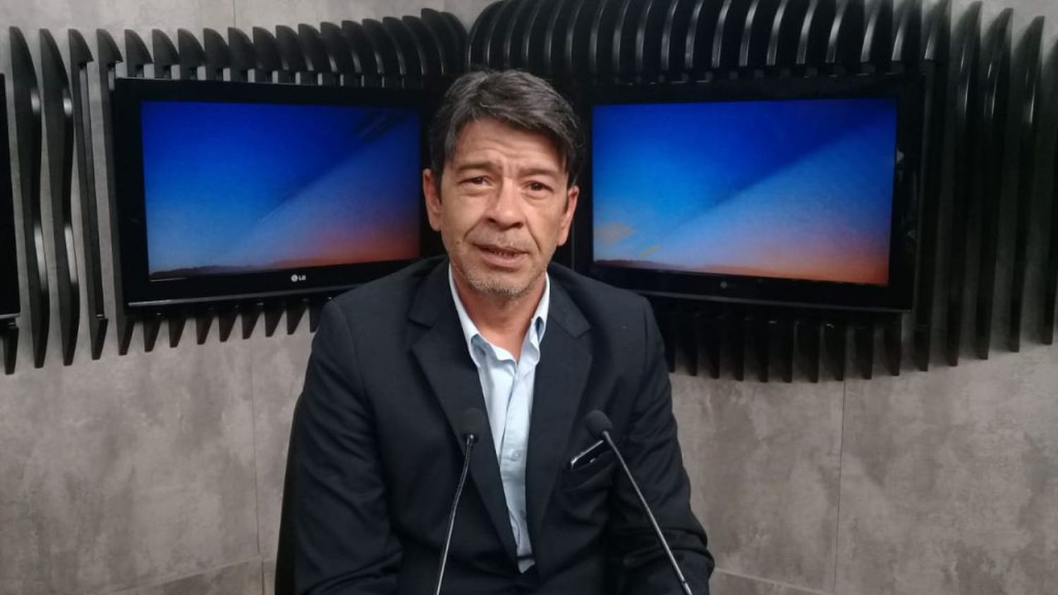 Gabriel Bayerque en el desayuno de Tandil Despierta