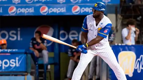 COMIENZA LA TEMPORADA DE BEISBOL: Navegantes del Magallanes y Tiburones de La Guaira se enfrentan en partido inaugural