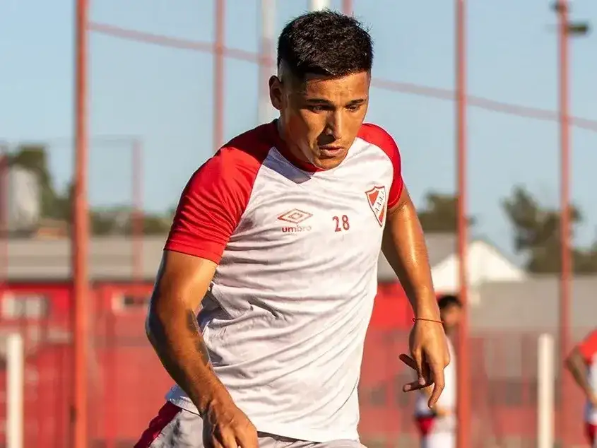 Lozano, el lateral que se suma a Boca.