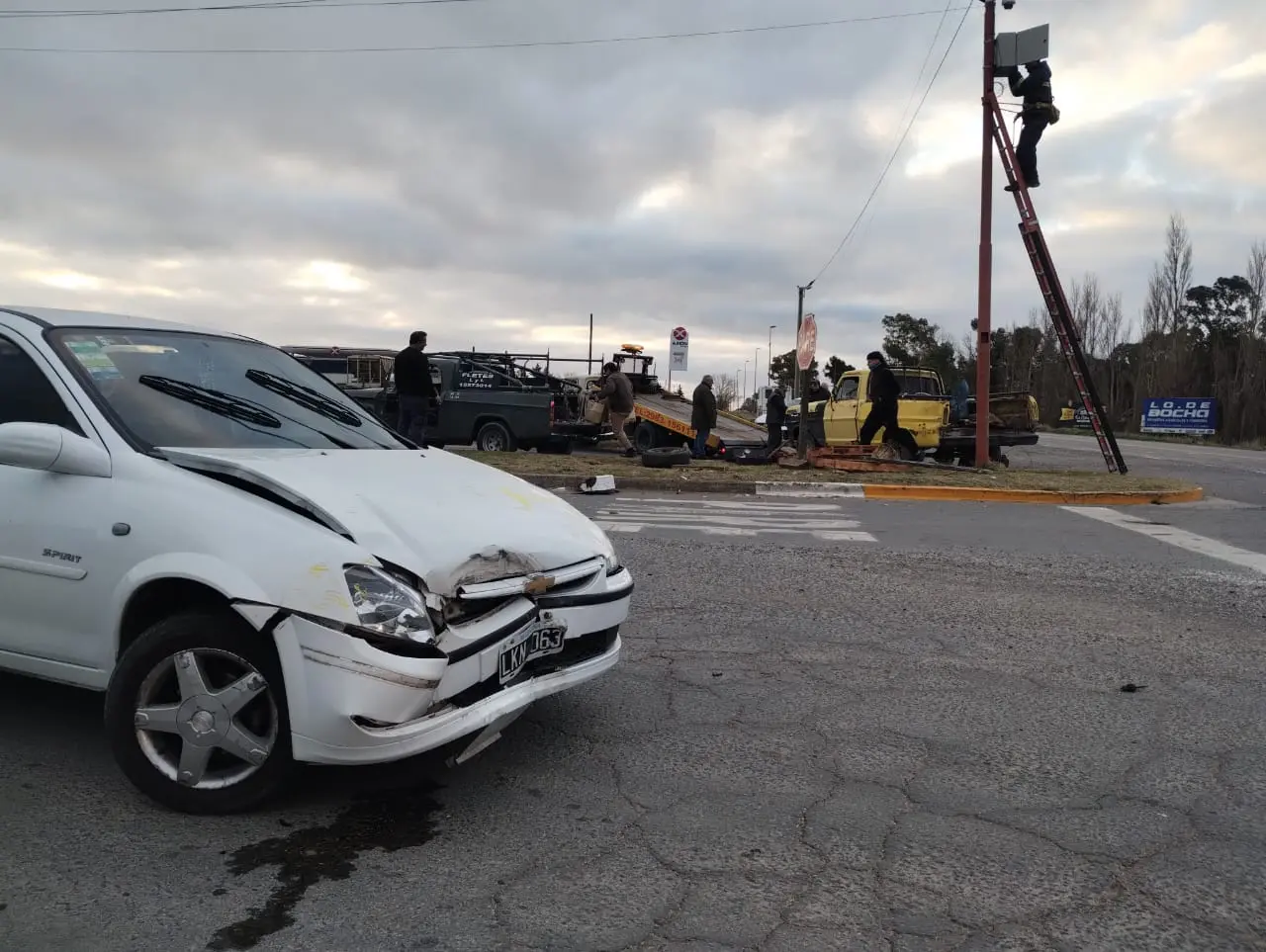 Vuelco sin heridos en el cruce de Monteagudo y Ruta 228