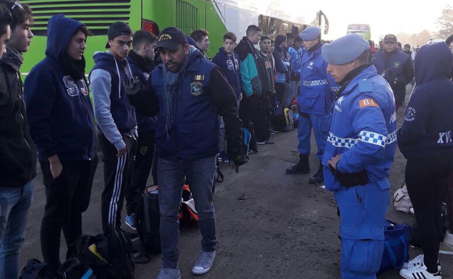 Secuestraron droga y alcohol en micros de egresados