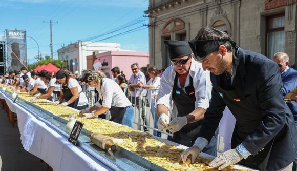 En Coronel Suárez harán un strudel gigante de 100 metros para celebrar la 10° edición del festival