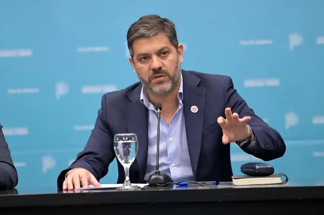 Bianco informó los resultados de una encuesta realizada a estudiantes bonaerenses.