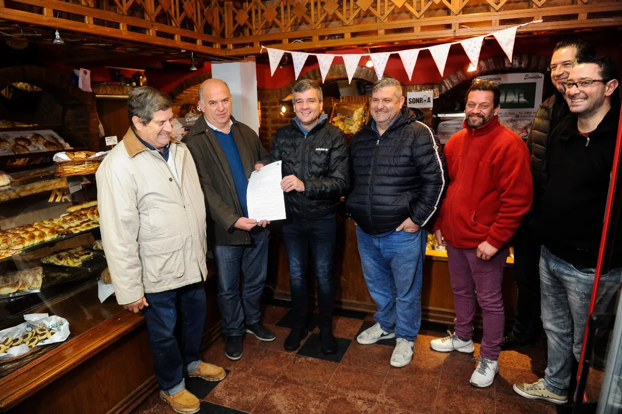 Hurlingham: Zabaleta anunció la venta de pan a mitad de precio tras un acuerdo con las panaderías