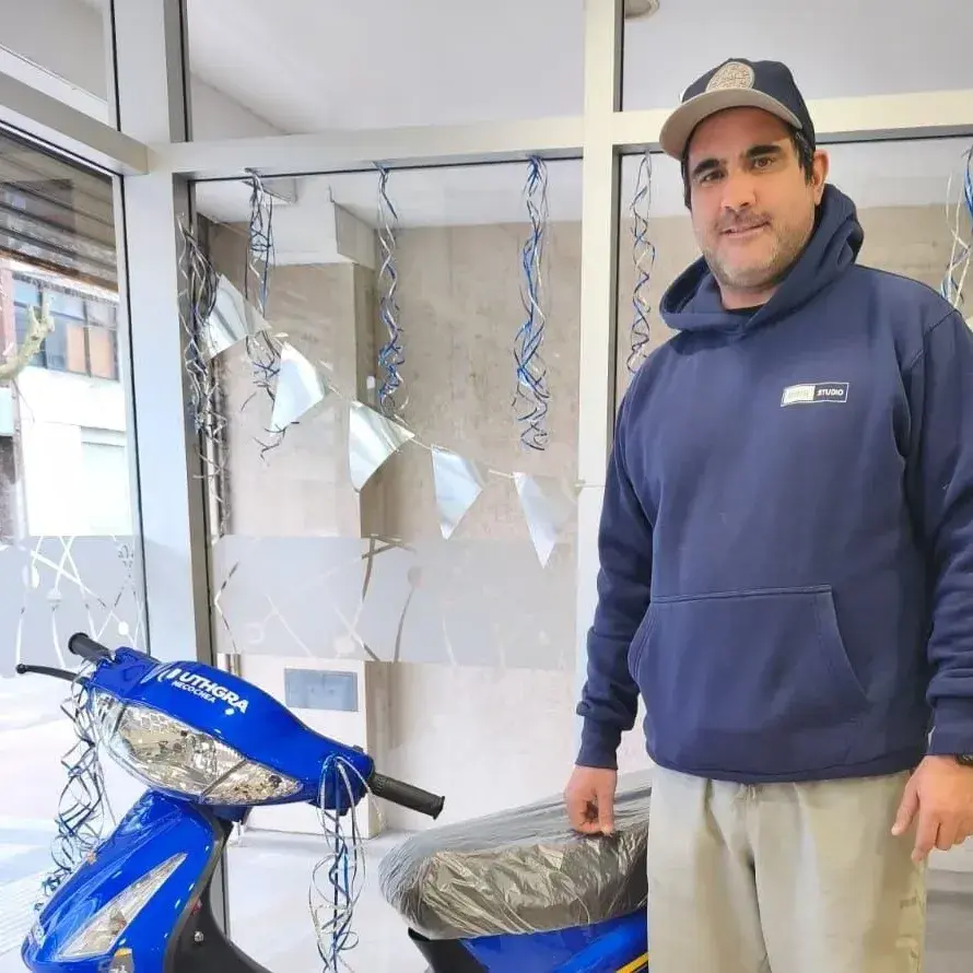 Se llevó la moto. Matías Meana, trabajador de La Industrial.