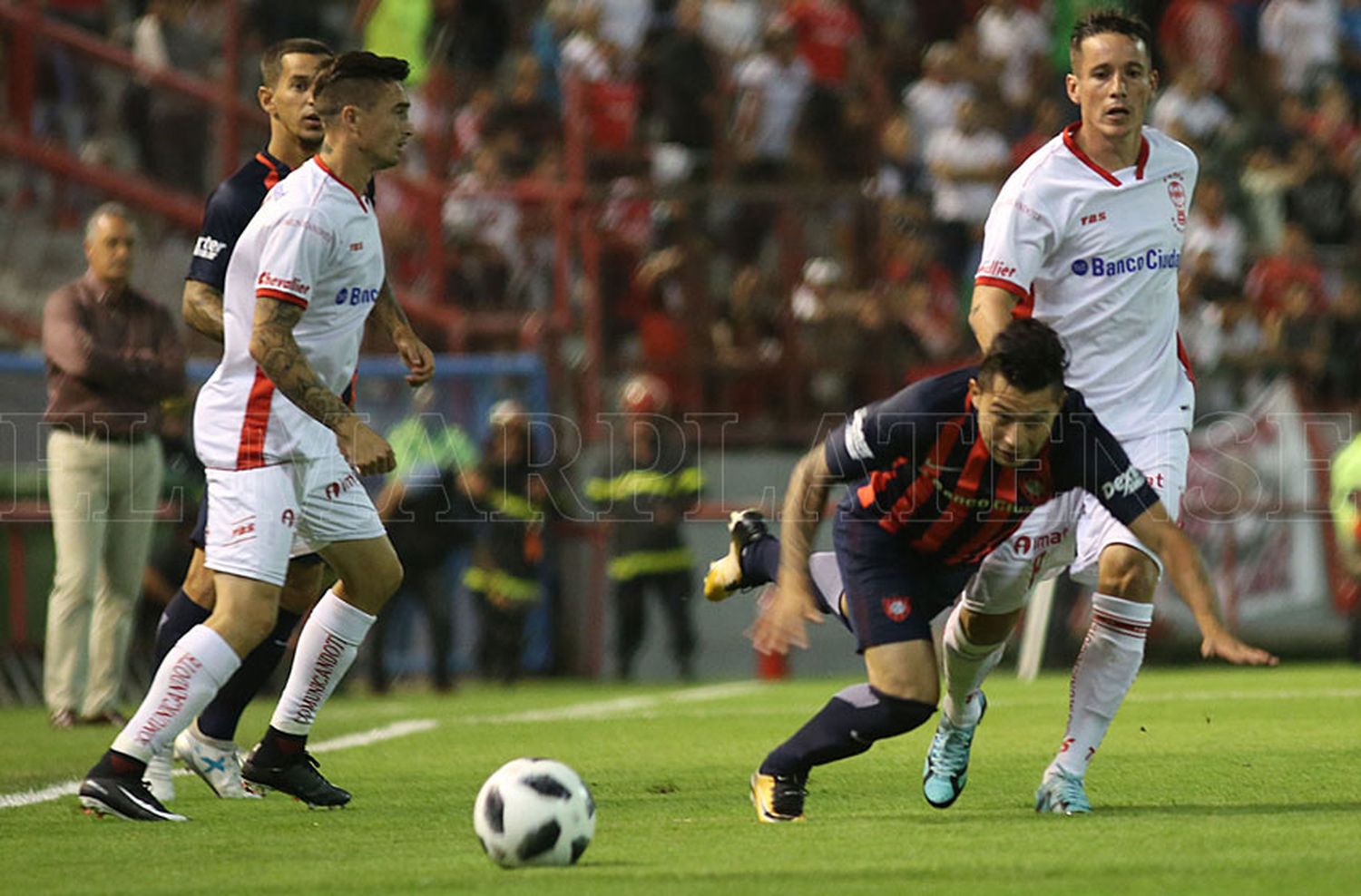 Huracán se adueñó del primer clásico del Torneo de Verano