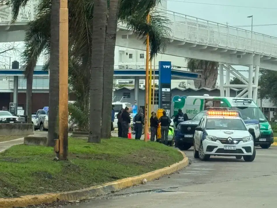 Un hombre se arrojó desde el puente peatonal: se fracturó la cadera