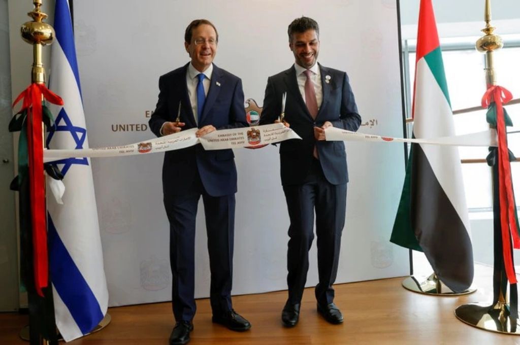 Emiratos Árabes Unidos inauguró su embajada en Israel