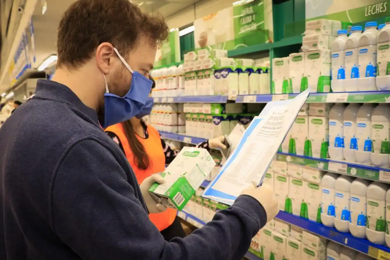 Otermín: "El acuerdo de precios justos es esencial para cuidar el bolsillo de los y las bonaerenses"