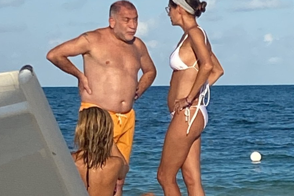 Revuelo en redes sociales por las vacaciones de Juez en México