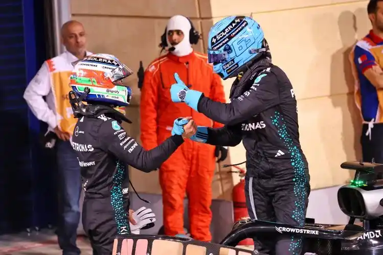 George Russell y Andrea Kimi Antonelli