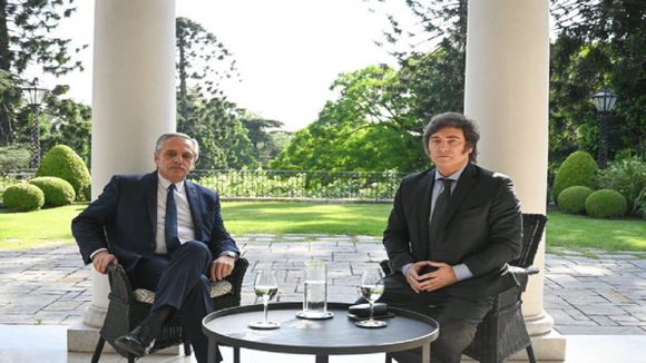 ¡ARGENTINA! Javier Milei es recibido por Alberto Fernández en la Quinta Los Olivos