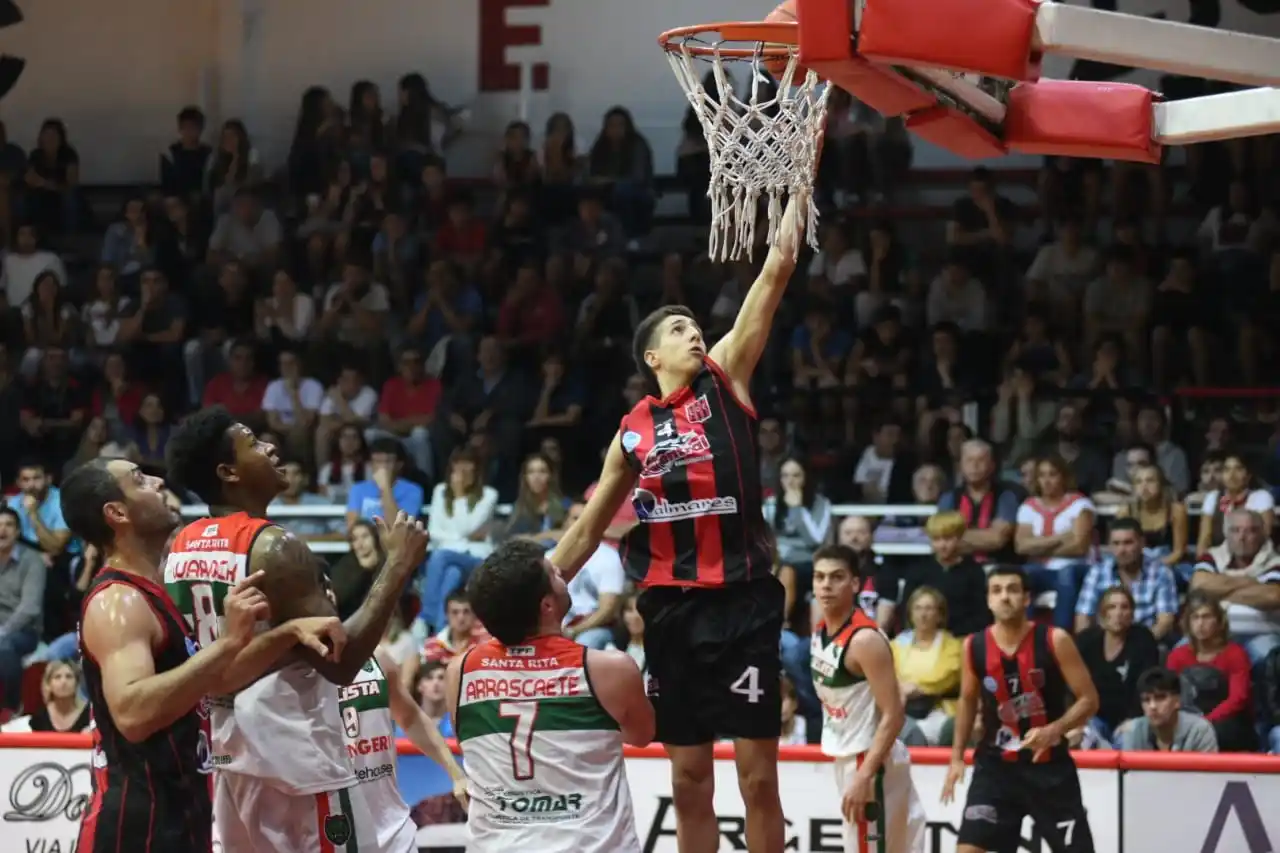 Mateo Díaz: "disfruto jugando al básquet y quiero jugar en Europa"