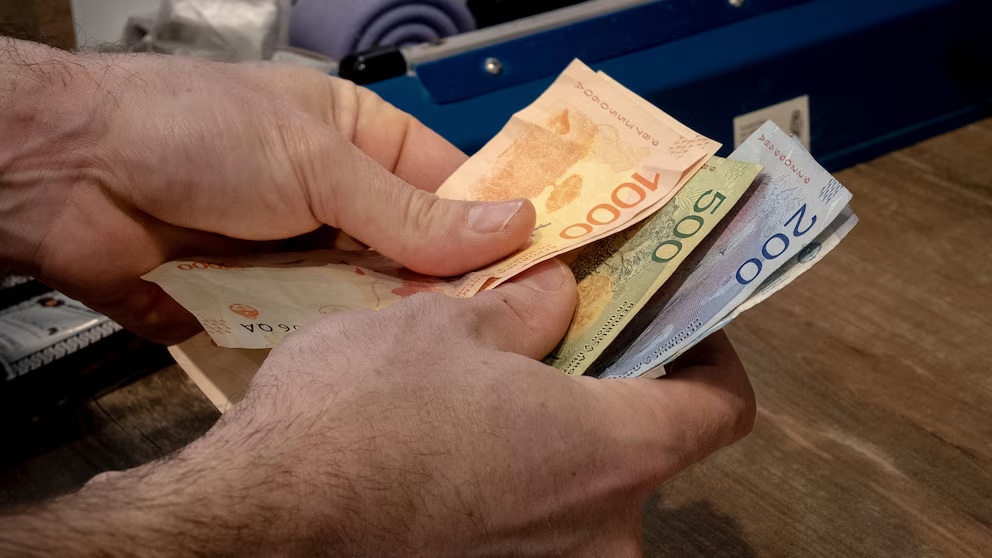 8 de cada 10 argentinos no cubre sus necesidades básicas y el sueldo se les acaba en menos de dos semanas